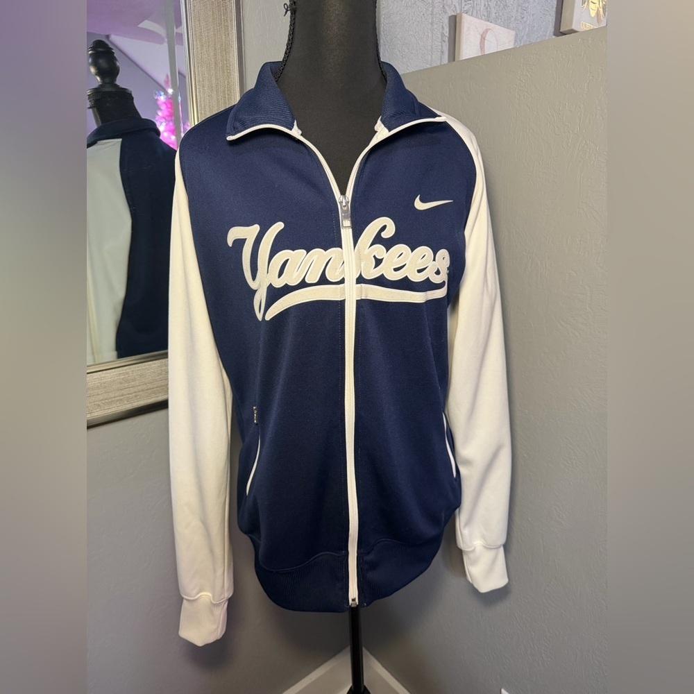 Nike New York Yankees women's full-zip track jacket size large. MLB - Picture 2 of 6